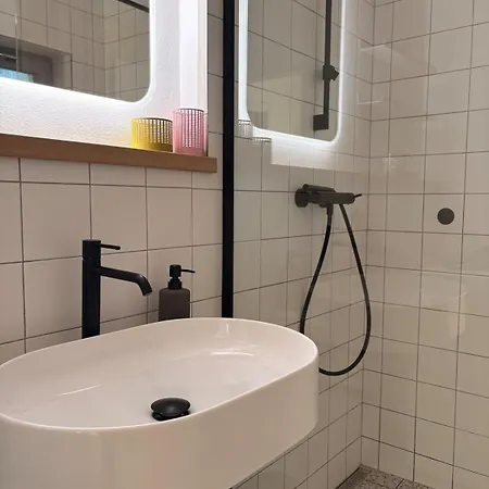 Dum S Terasou A Vyhledem Na Brnenskou Prehradu *